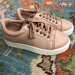 Qupid New Tan Sneakers 6.5